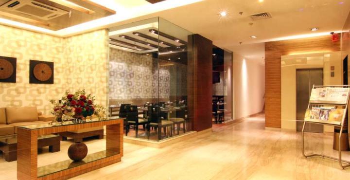 Indus Biznotel New Delhi Exterior photo