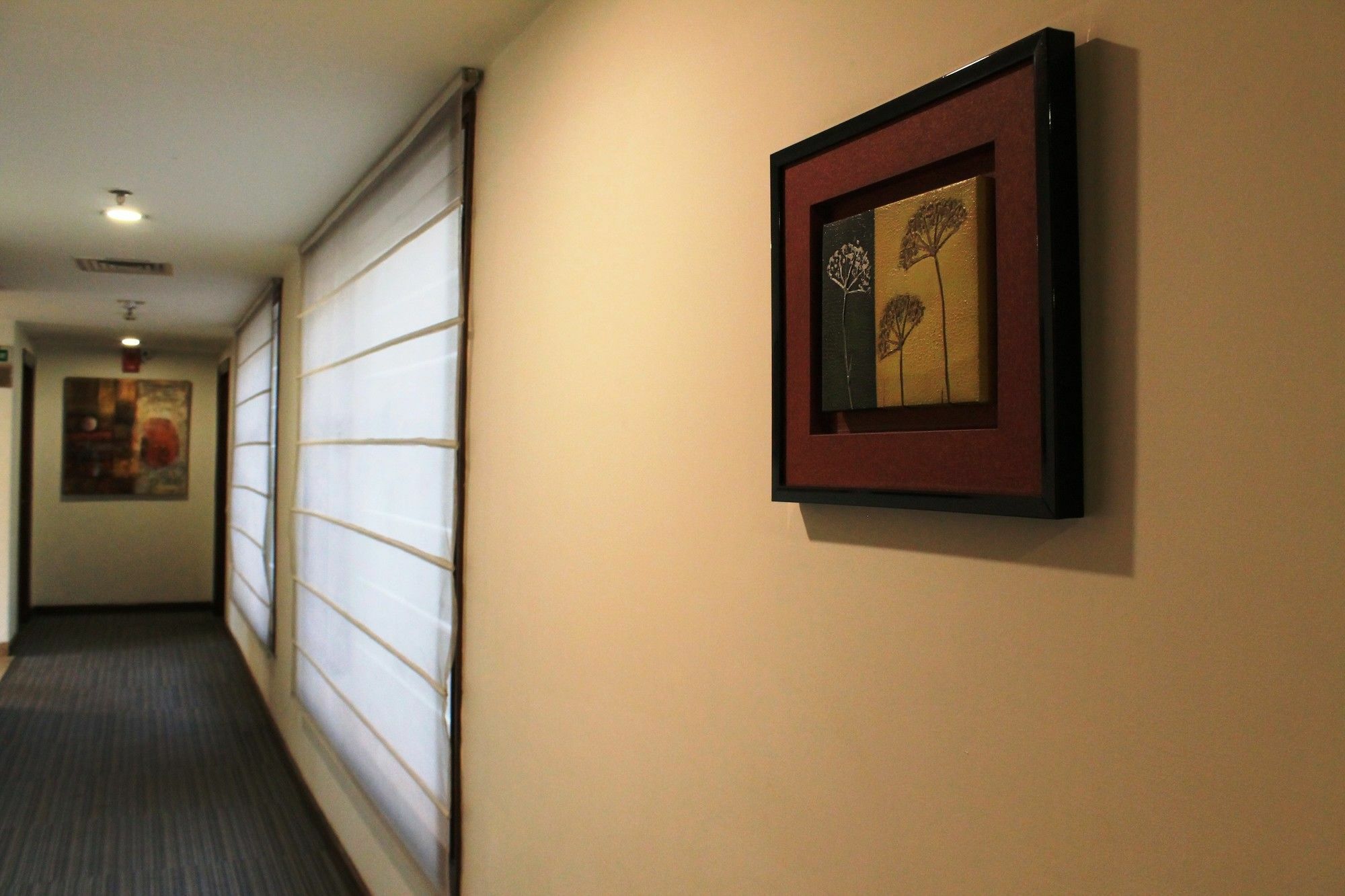 Indus Biznotel New Delhi Exterior photo
